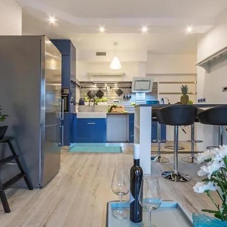 Apartment Modern And Bright With Terrace And Garden *