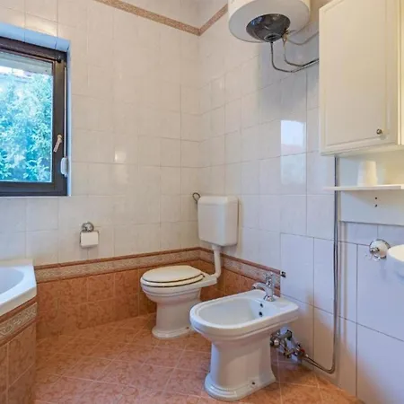 Modern And Bright With Terrace And Garden * Pula